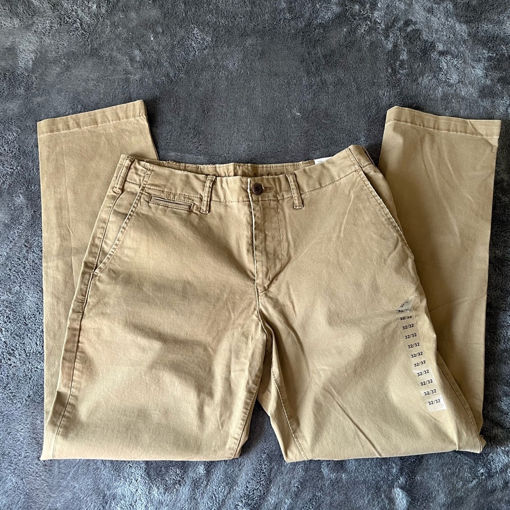 Men’s American Eagle Athletic Skinny Lived-In Khaki Pants